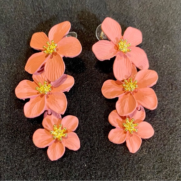 Shashi Botanique styled earrings in dusty rose with bright gold center, 3” long - Picture 4 of 5